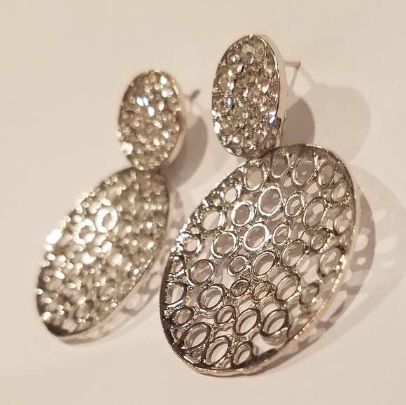 Sparking silver earrings - Picture 2 of 4